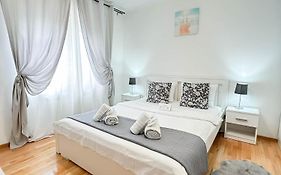 Sunrise Apartments City Center